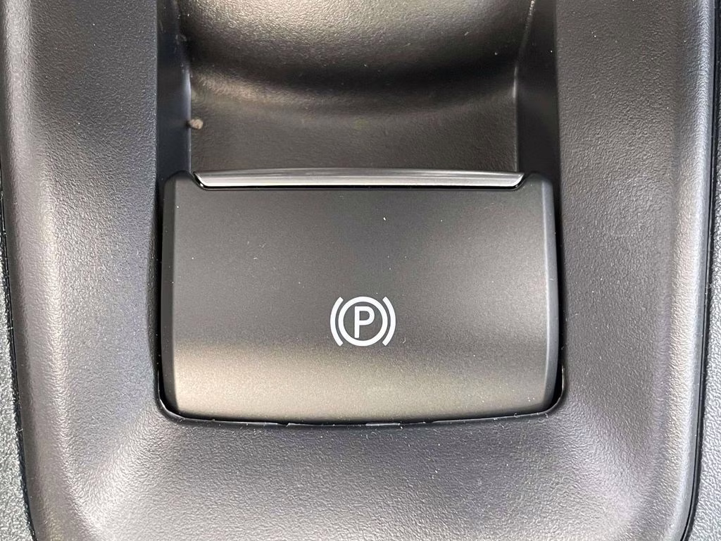 2026 Space White Metallic Ford Maverick XL FWD Truck