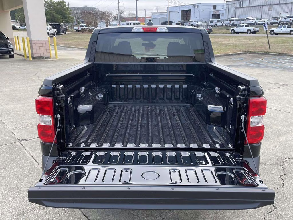 2026 Shadow Black Ford Maverick XL FWD Truck