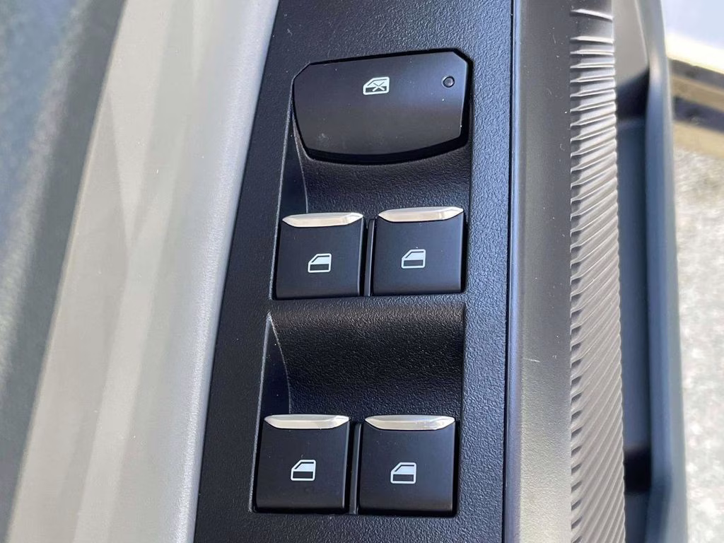 2026 Space White Metallic Ford Maverick XL FWD Truck