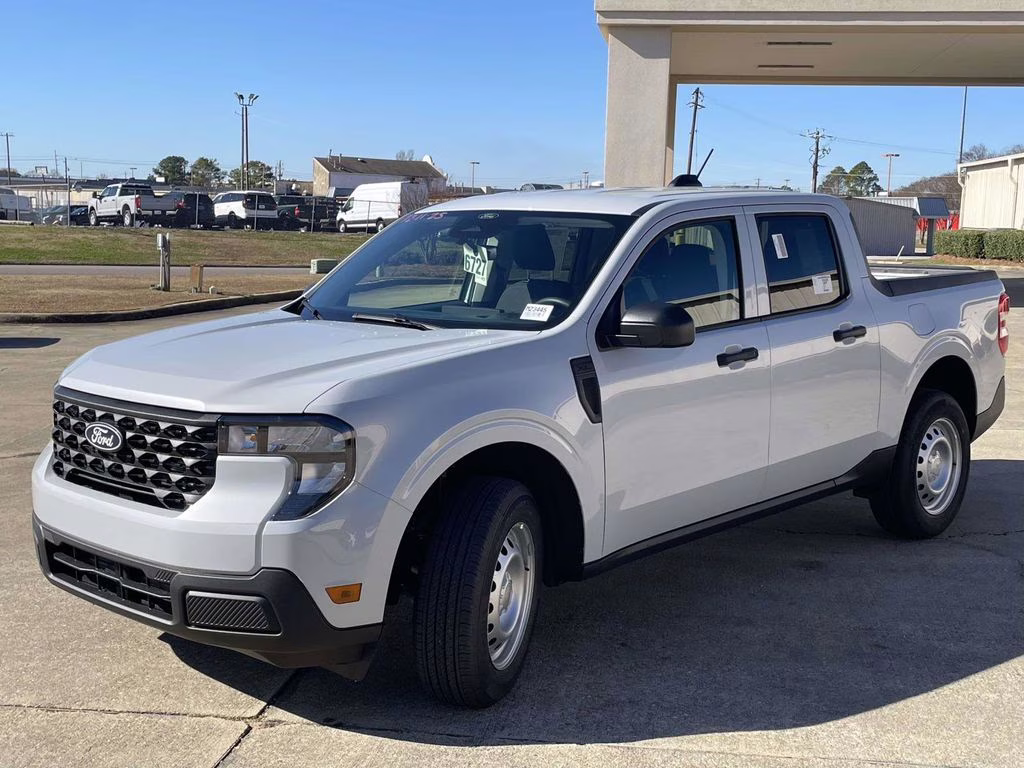 2026 Space White Metallic Ford Maverick XL FWD Truck