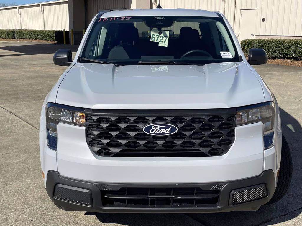 2026 Space White Metallic Ford Maverick XL FWD Truck
