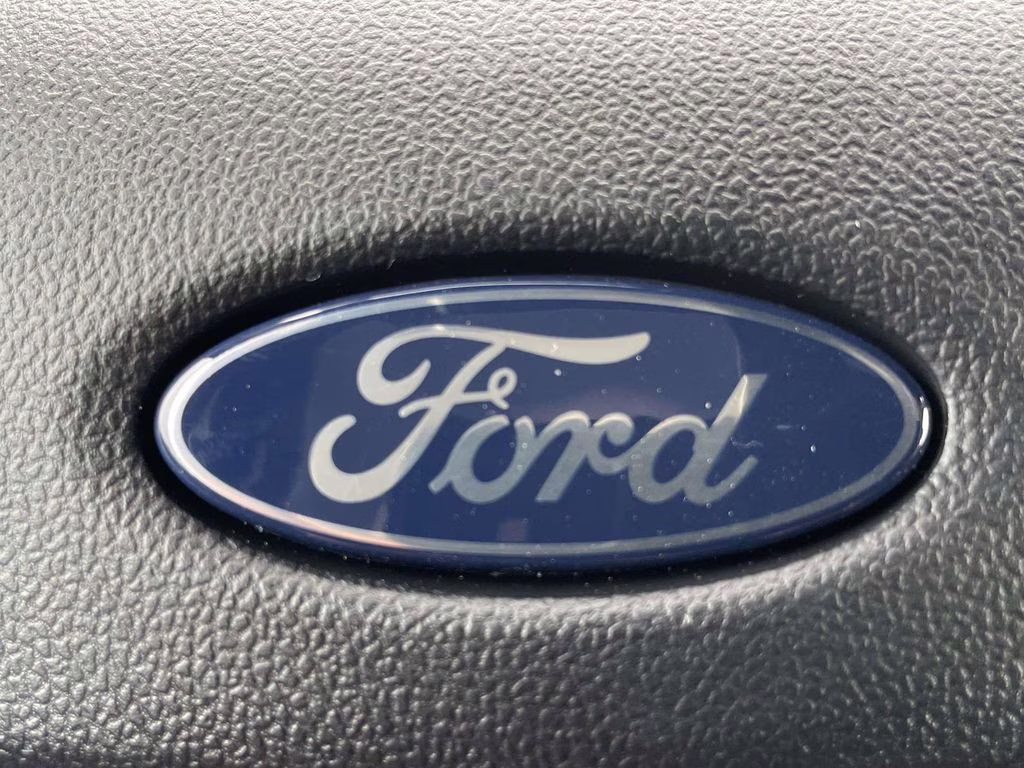 2026 Space White Metallic Ford Maverick XL AWD Truck