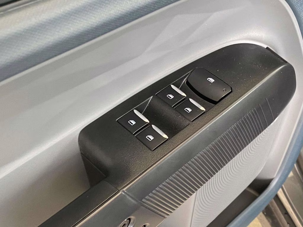 2025 Shadow Black Ford Maverick XL AWD Truck