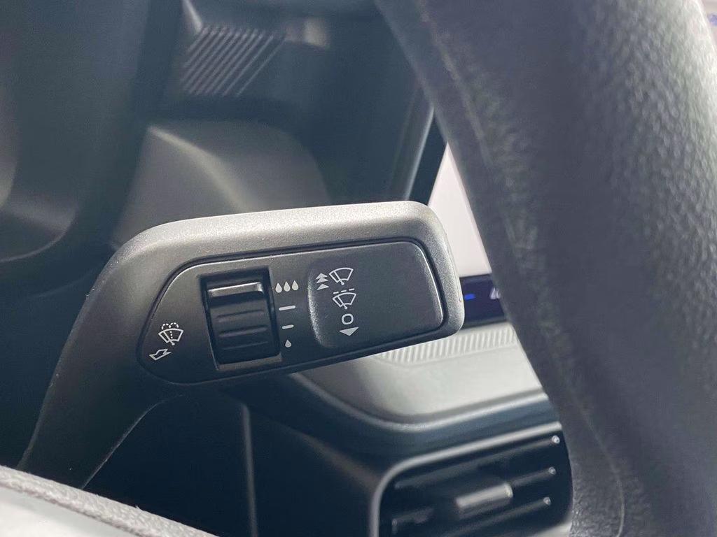 2025 Gray Metallic Ford Maverick XL AWD Truck