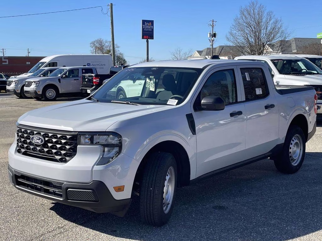 2026 Space White Metallic Ford Maverick XL AWD Truck