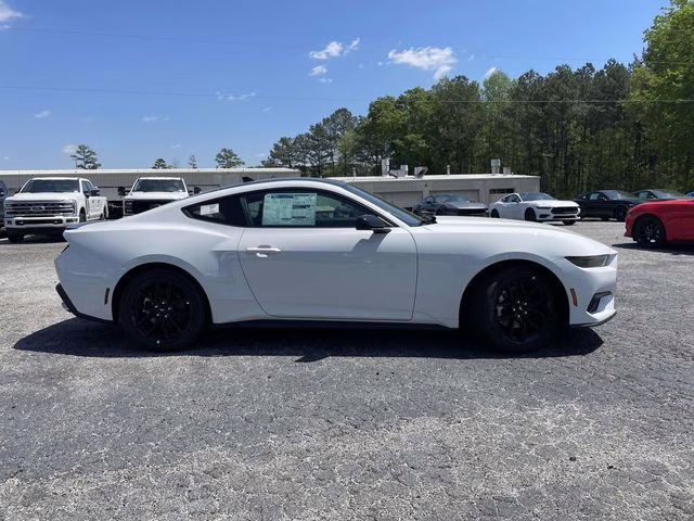 2025 Oxford White Ford Mustang EcoBoost RWD Coupe