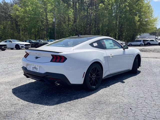 2025 Oxford White Ford Mustang EcoBoost RWD Coupe