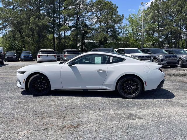 2025 Oxford White Ford Mustang EcoBoost RWD Coupe