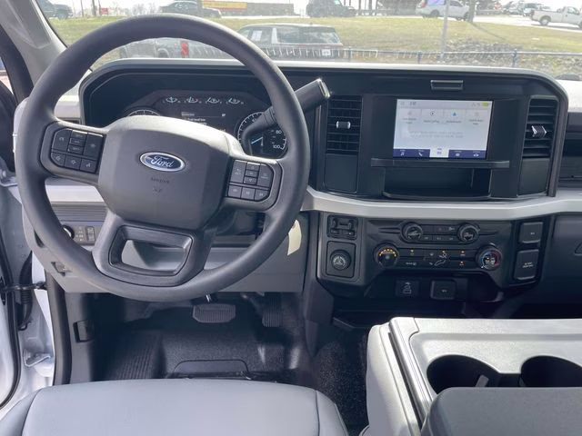 2026 Oxford White Ford Super Duty F-350 SRW XL RWD Chassis