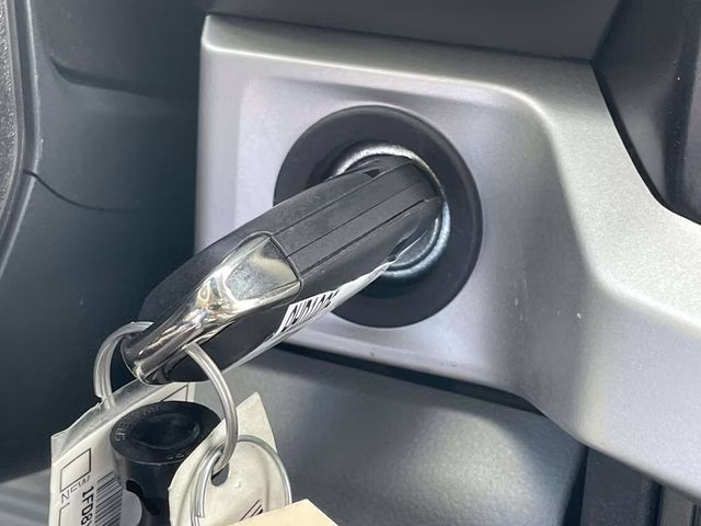 2026 Oxford White Ford Super Duty F-350 SRW XL RWD Chassis