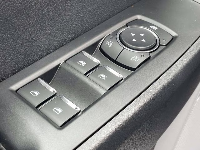 2026 Oxford White Ford Super Duty F-350 SRW XL 4X4 Chassis