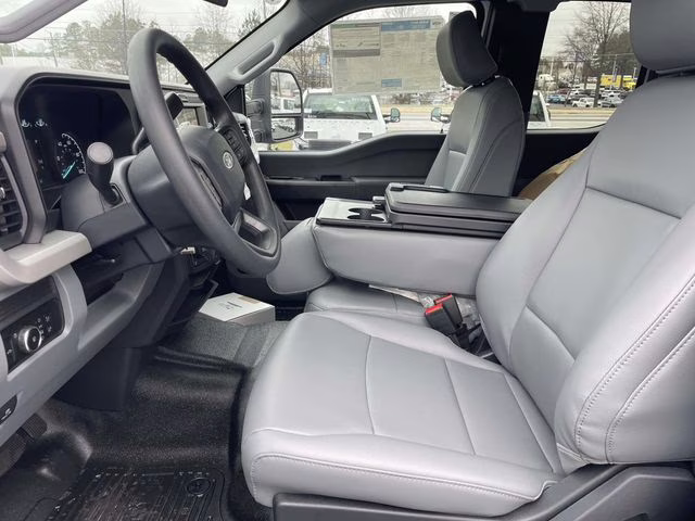 2026 Oxford White Ford Super Duty F-350 SRW XL 4X4 Chassis