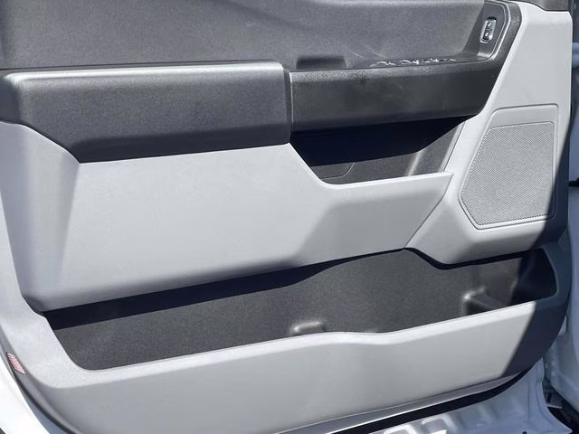 2026 Oxford White Ford Super Duty F-350 SRW XL 4X4 Chassis