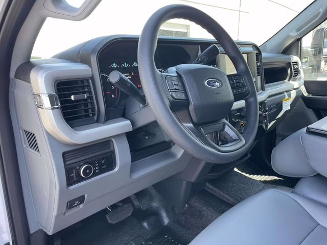 2026 Oxford White Ford Super Duty F-350 SRW XL 4X4 Chassis