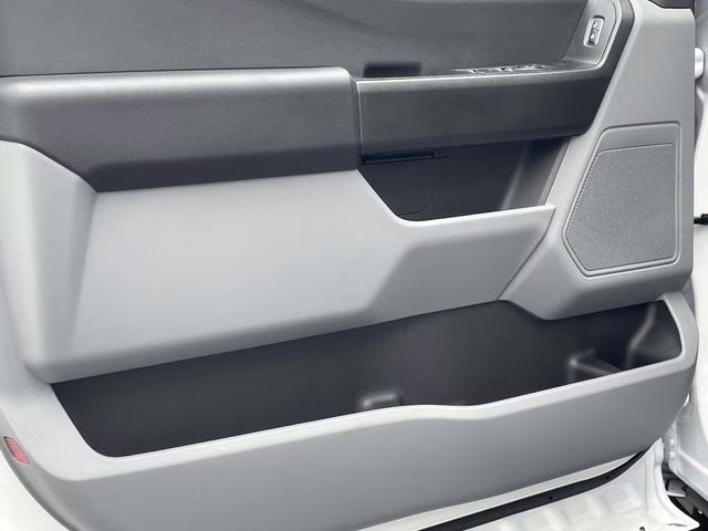 2026 Oxford White Ford Super Duty F-350 SRW XL 4X4 Chassis