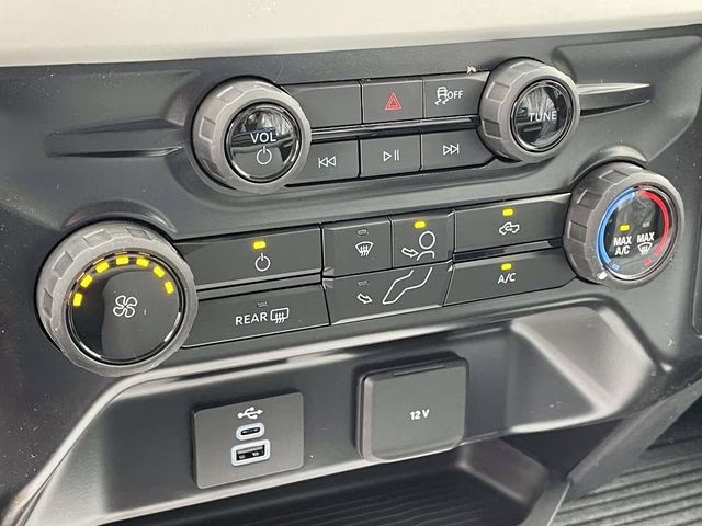 2026 Oxford White Ford Super Duty F-350 SRW XL 4X4 Chassis