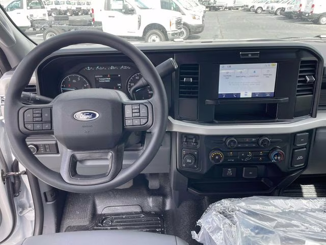 2026 Oxford White Ford Super Duty F-350 SRW XL 4X4 Chassis