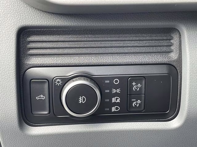 2026 Oxford White Ford Super Duty F-350 SRW XL 4X4 Chassis