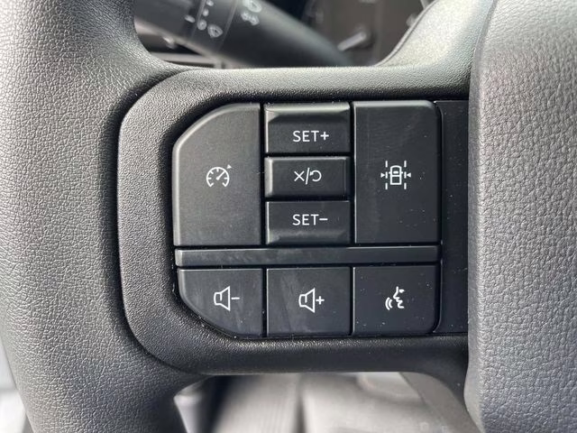 2026 Oxford White Ford Super Duty F-350 SRW XL 4X4 Chassis