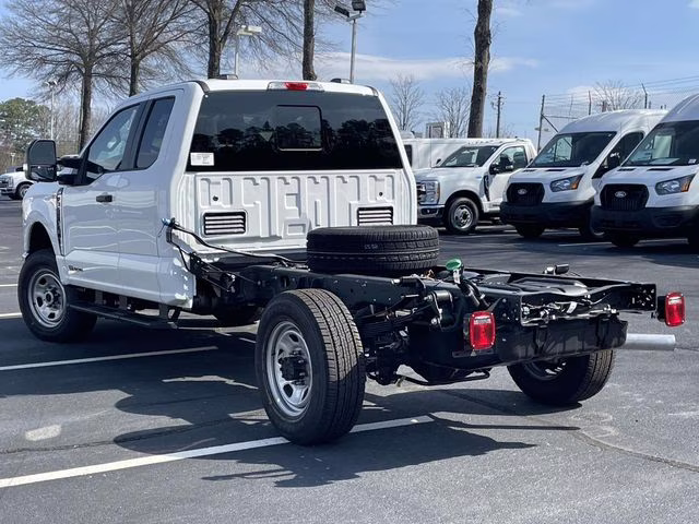 2026 Oxford White Ford Super Duty F-350 SRW XL 4X4 Chassis