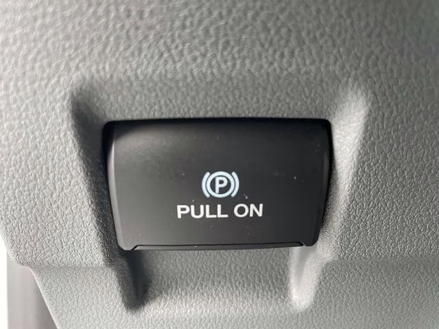 2026 Oxford White Ford Super Duty F-350 DRW XL RWD Chassis