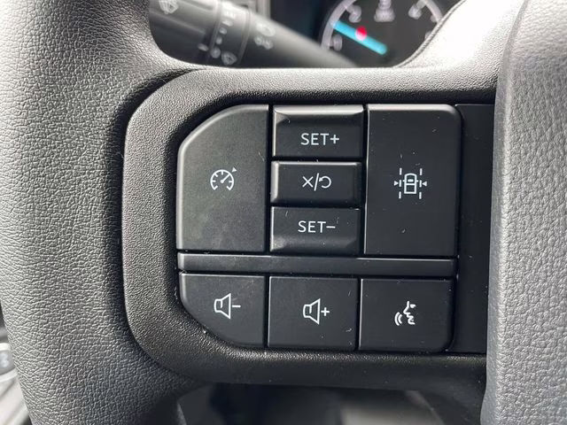 2026 Oxford White Ford Super Duty F-350 DRW XL RWD Chassis