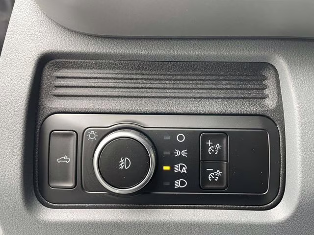 2026 Oxford White Ford Super Duty F-350 DRW XL RWD Chassis