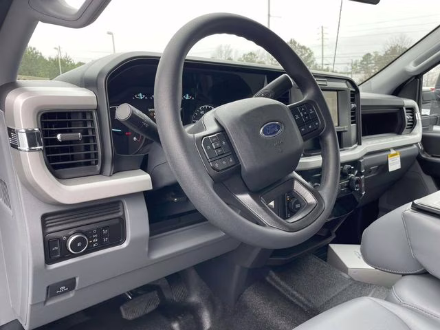 2026 Oxford White Ford Super Duty F-350 DRW XL 4X4 Chassis