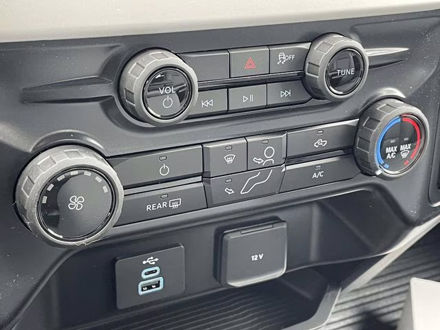 2026 Oxford White Ford Super Duty F-350 DRW XL 4X4 Chassis