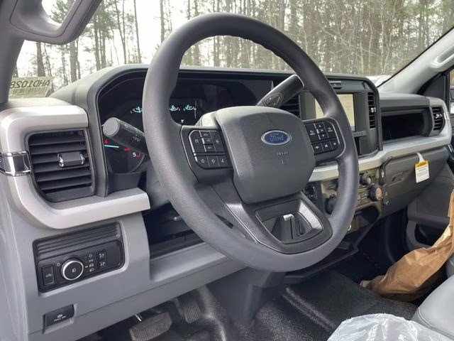 2026 Oxford White Ford Super Duty F-350 DRW XL 4X4 Chassis