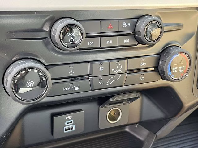 2026 Oxford White Ford Super Duty F-350 DRW XL 4X4 Chassis