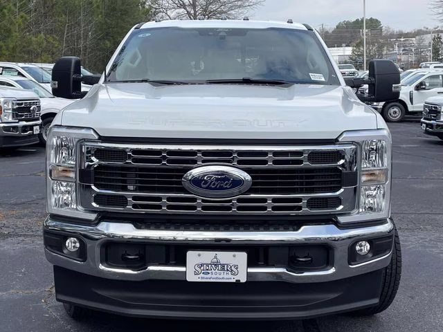 2026 Oxford White Ford Super Duty F-350 DRW XL 4X4 Chassis