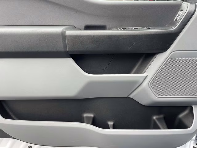 2026 Oxford White Ford Super Duty F-350 DRW XL 4X4 Chassis