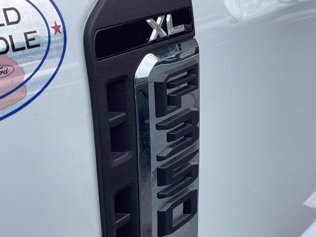 2026 Oxford White Ford Super Duty F-350 DRW XL 4X4 Chassis