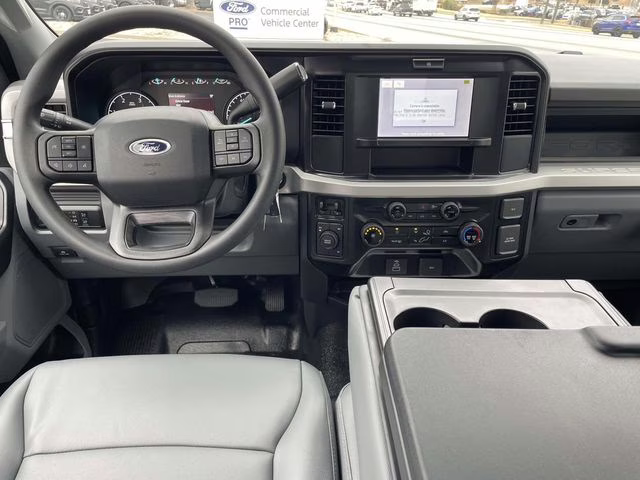 2026 Oxford White Ford Super Duty F-350 DRW XL 4X4 Chassis