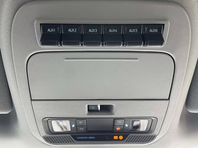 2026 Oxford White Ford Super Duty F-350 DRW XL 4X4 Chassis