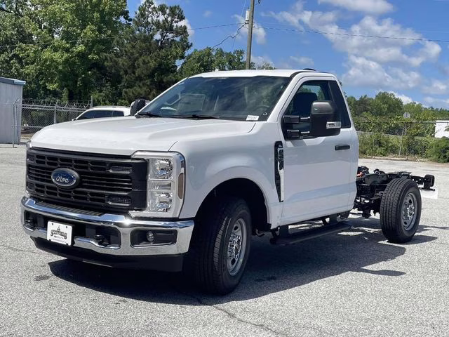 2025 Oxford White Ford Super Duty F-250 SRW XL RWD Truck