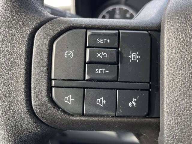 2026 Oxford White Ford Super Duty F-550 DRW XL RWD Chassis