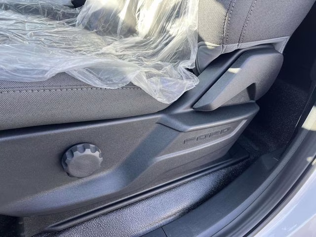 2026 Oxford White Ford Super Duty F-550 DRW XL RWD Chassis