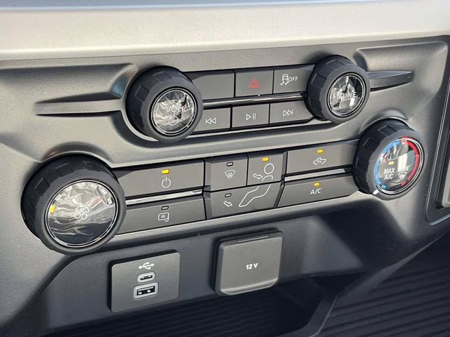 2026 Oxford White Ford Super Duty F-550 DRW XL RWD Chassis