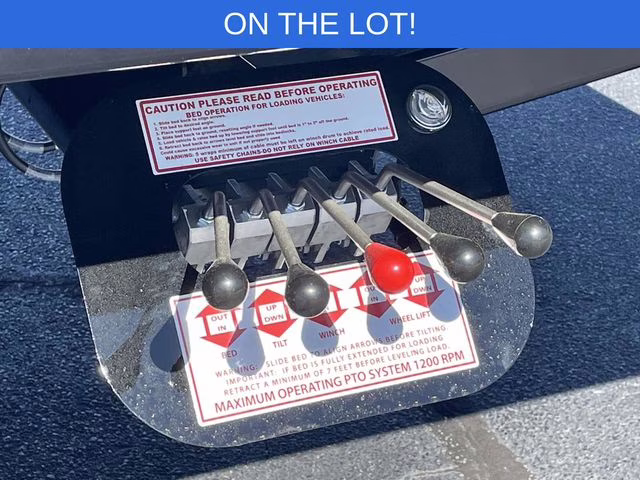 2026 Oxford White Ford Super Duty F-550 DRW XL RWD Chassis