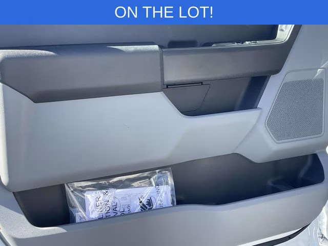 2026 Oxford White Ford Super Duty F-550 DRW XL RWD Chassis