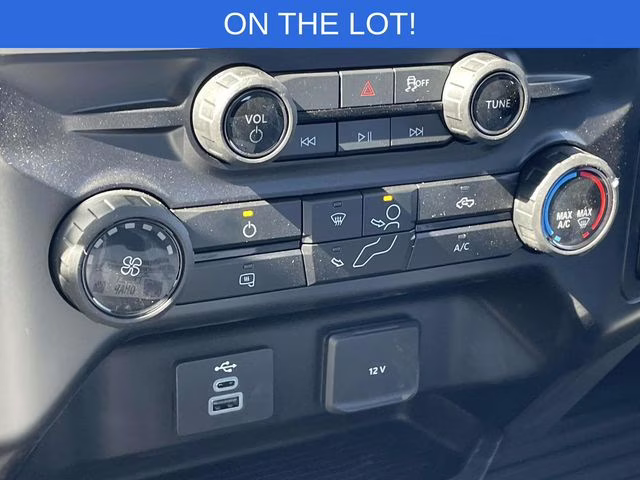 2026 Oxford White Ford Super Duty F-550 DRW XL RWD Chassis