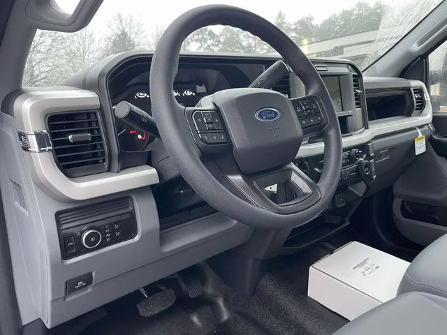 2026 Oxford White Ford Super Duty F-550 DRW XL 4X4 Chassis