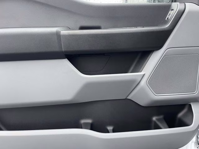 2026 Oxford White Ford Super Duty F-550 DRW XL 4X4 Chassis