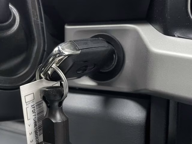 2026 Oxford White Ford Super Duty F-550 DRW XL 4X4 Chassis