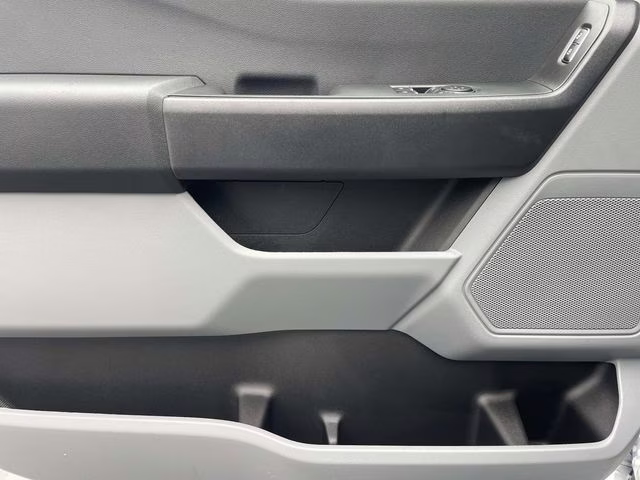 2026 Oxford White Ford Super Duty F-550 DRW XL 4X4 Chassis