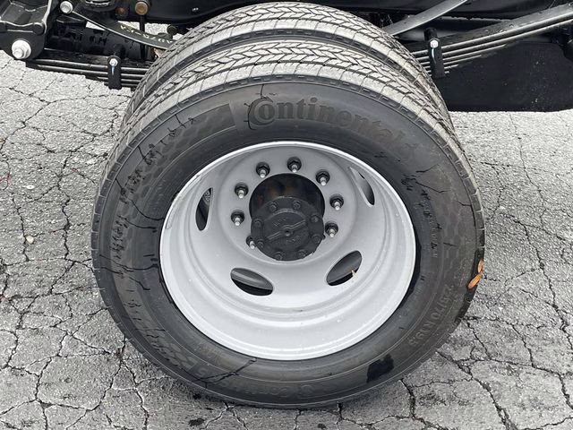 2026 Oxford White Ford Super Duty F-550 DRW XL 4X4 Chassis