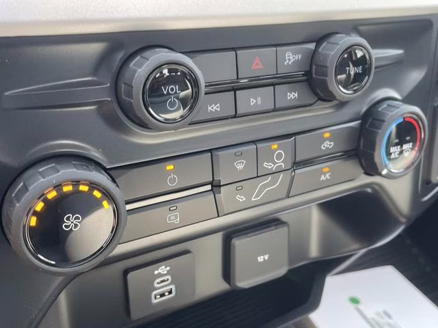 2025 Oxford White Ford F-600SD XL 4X4 Chassis