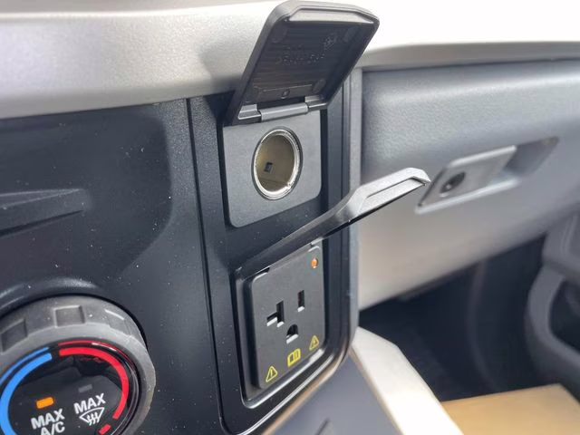 2025 Oxford White Ford F-600SD XL 4X4 Chassis